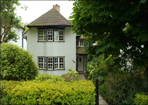 143 Hampstead Way